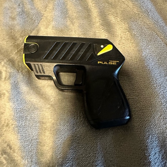 Taser Pulse - Picture 1 of 8